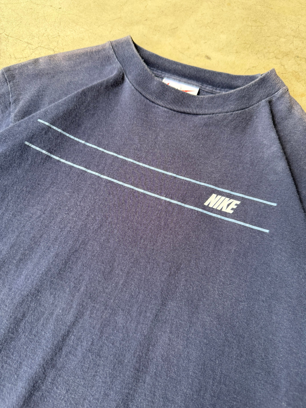 Vintage Y2K Nike Tee - S