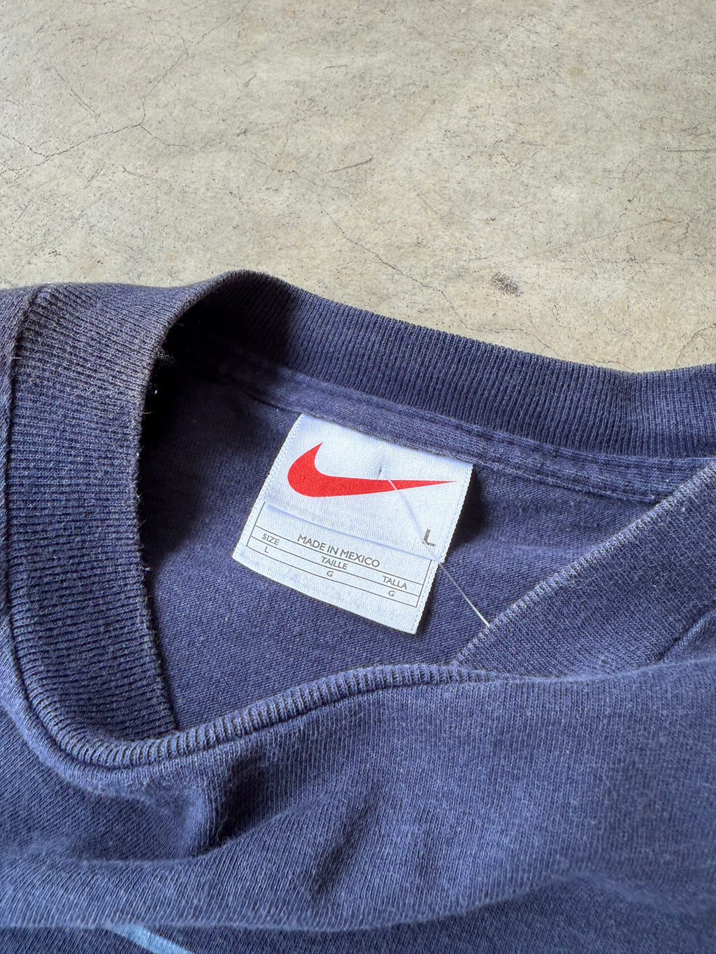 Vintage Y2K Nike Tee - S
