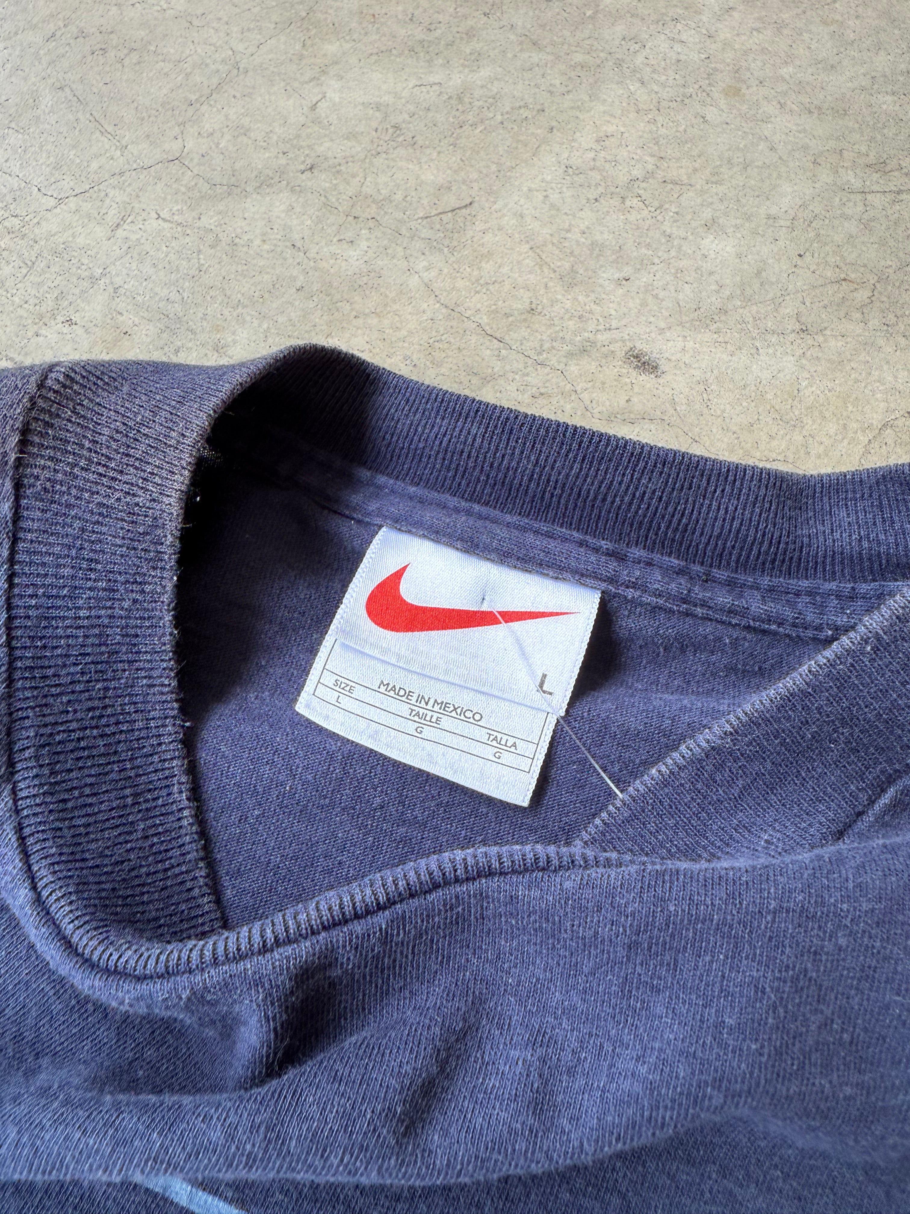 Vintage Y2K Nike Tee - S
