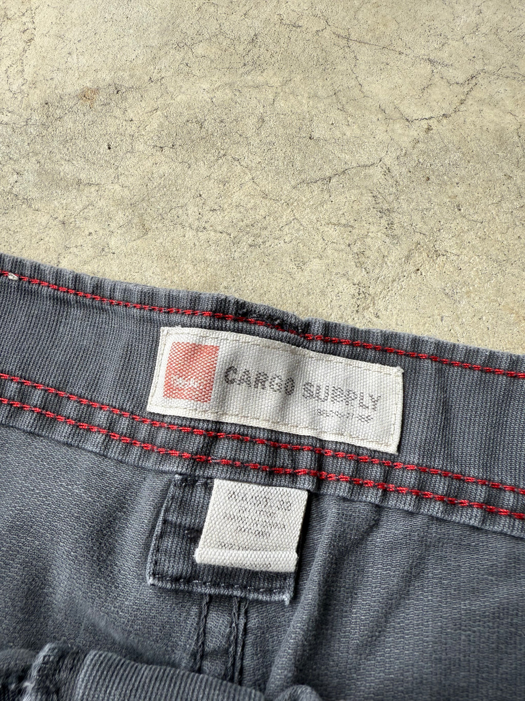 Vintage Mossimo Gray Cargo Shorts - 32